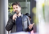 ... der Landtagsabgeordnete Alptekin Kirci und weitere Politiker hielten eine Rede.